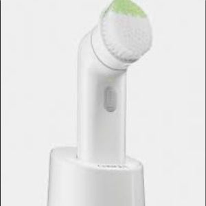 Clinique Sonic System purifying cleansing brush